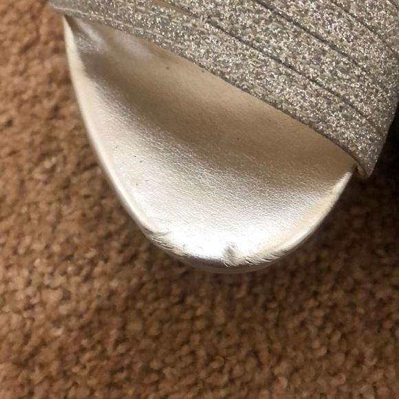 Silver heels - Picture 6 of 6